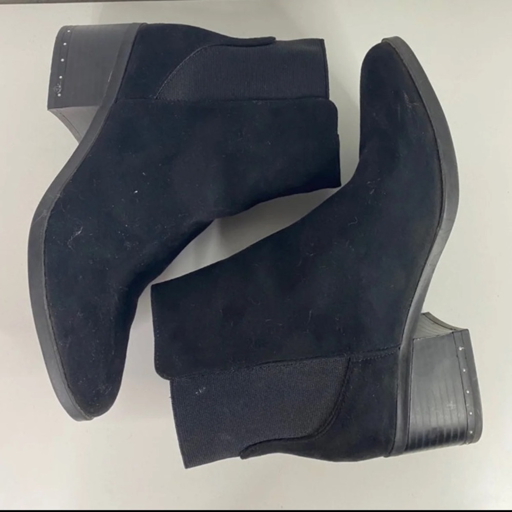 Black ankle booties (Size:W 7)